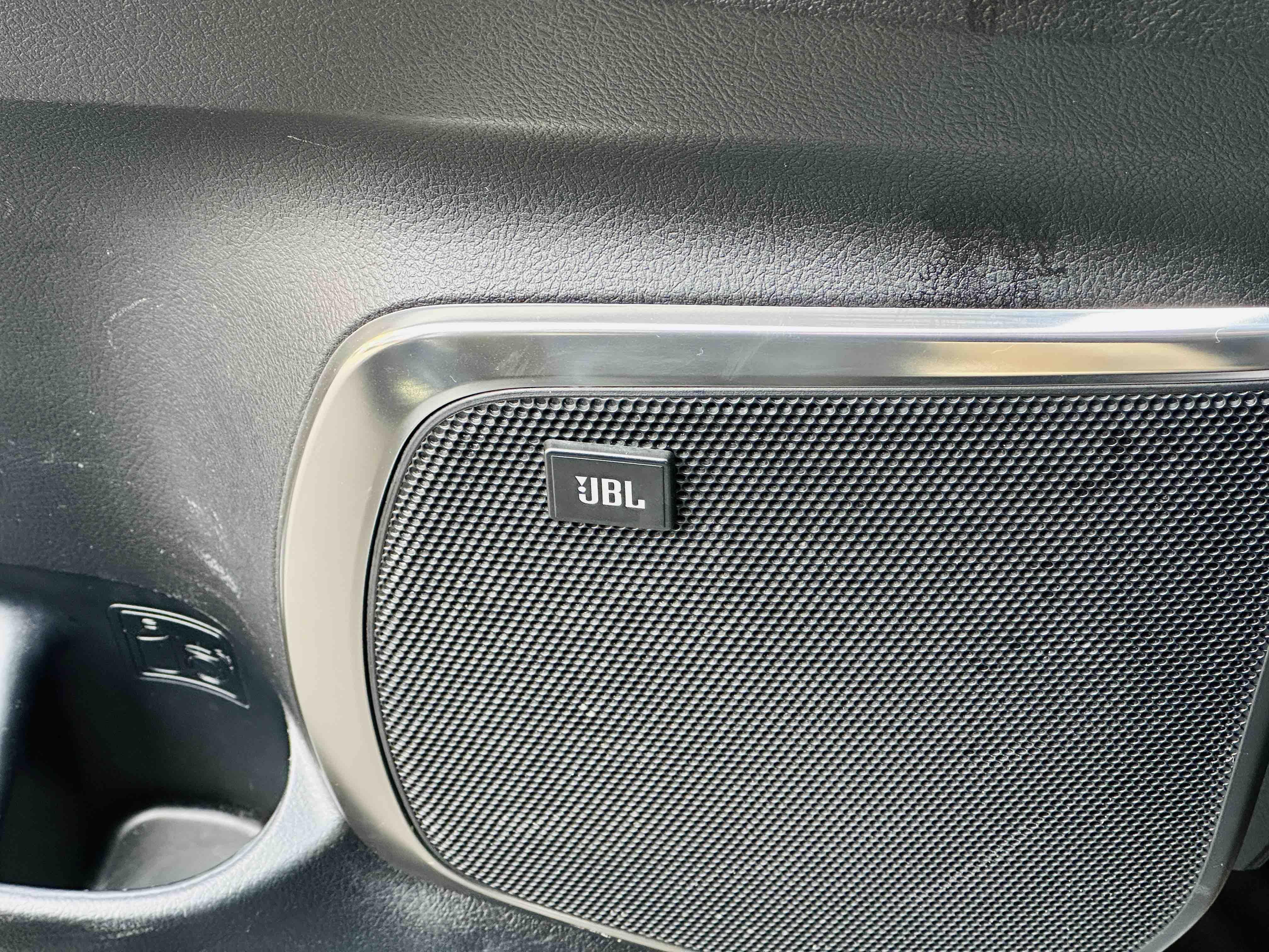 Toyota Vellfire 2021 thumb 6