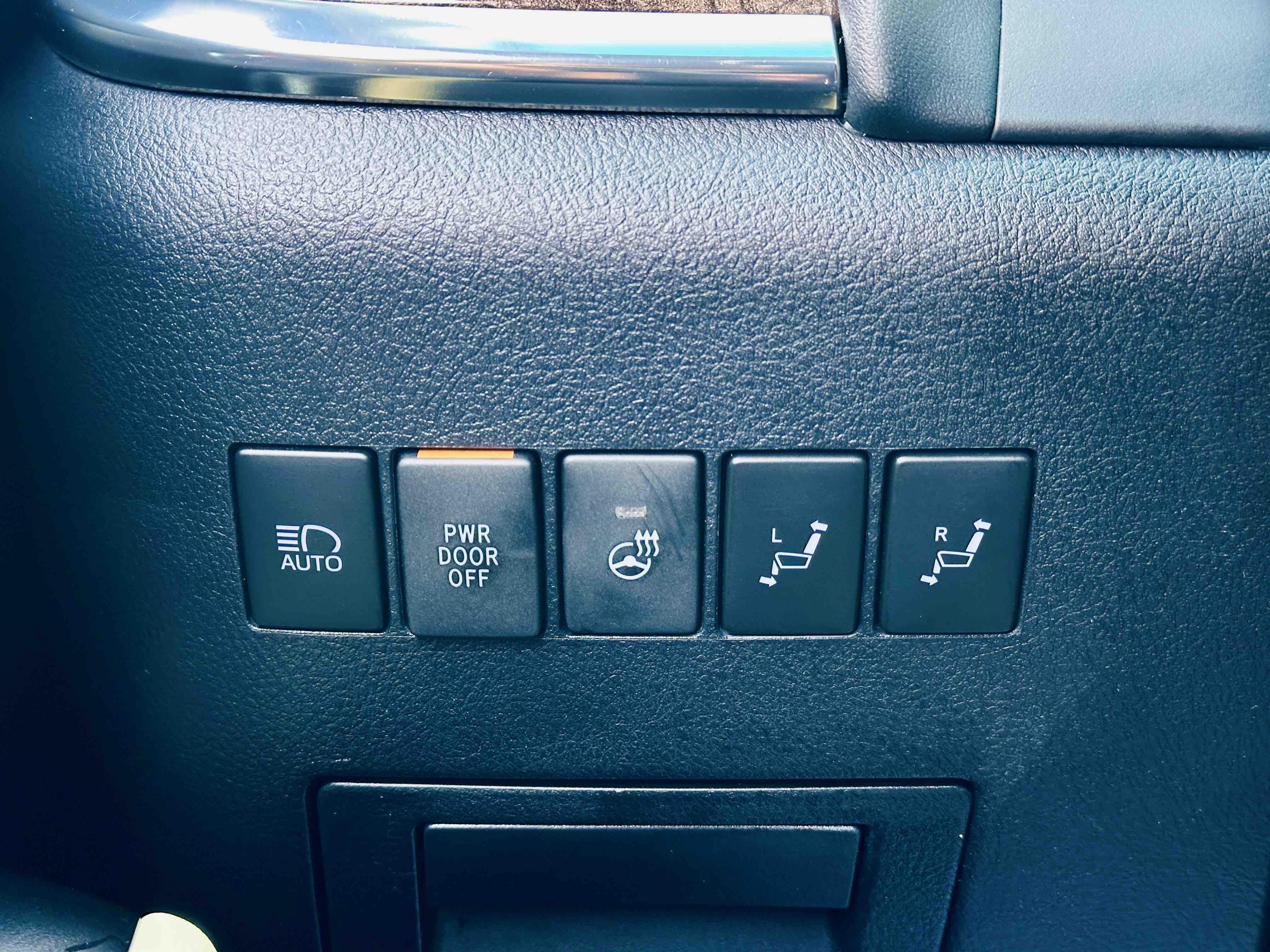 Toyota Vellfire 2021 thumb 12