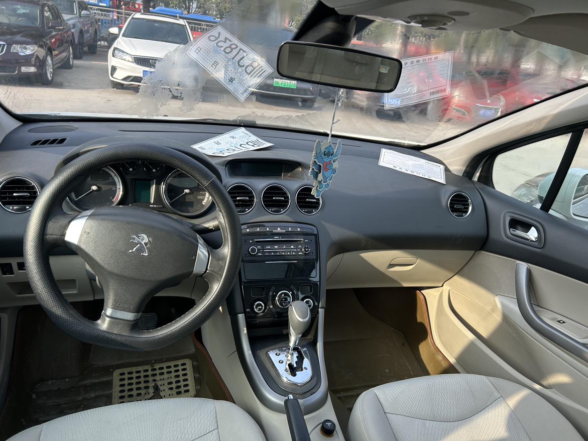 Peugeot 408 2013 thumb 4