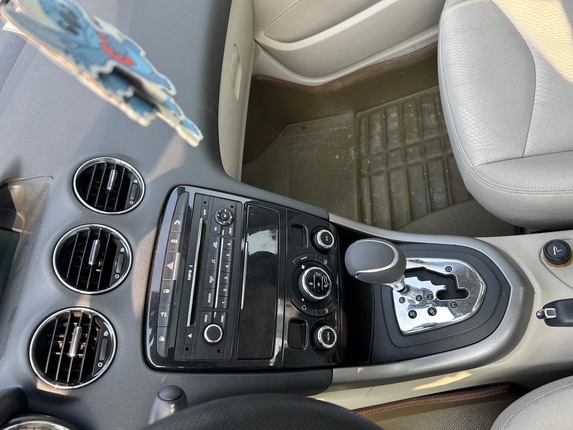 Peugeot 408 2013 thumb 5