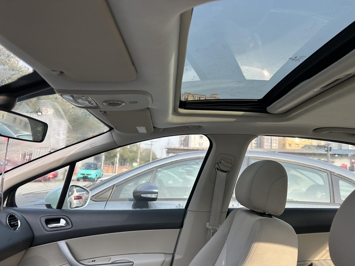 Peugeot 408 2013 thumb 8
