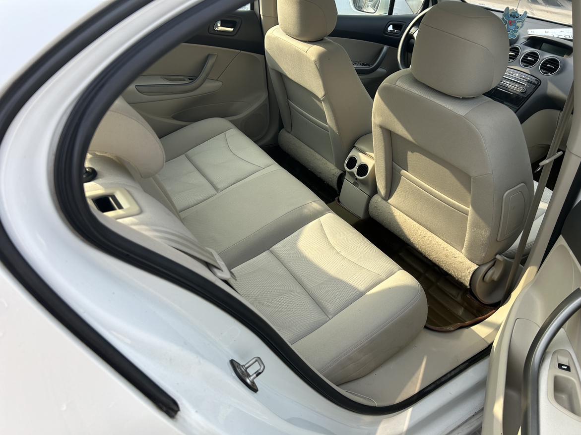 Peugeot 408 2013 thumb 12