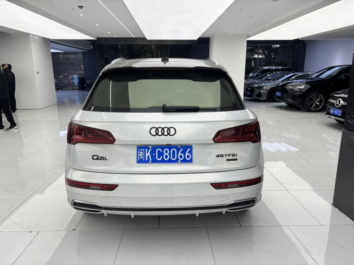 Audi Q5 2019 thumb 4