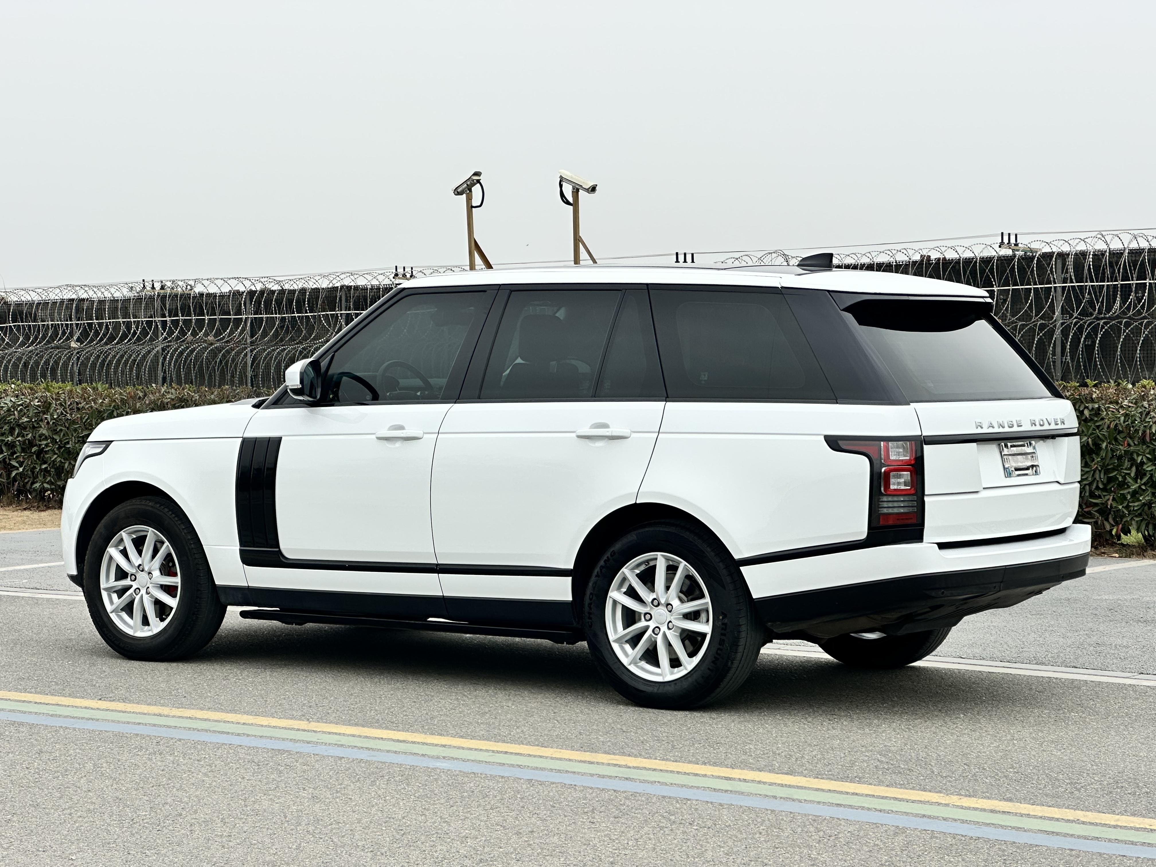 Land Rover Range Rover 2018 thumb 3