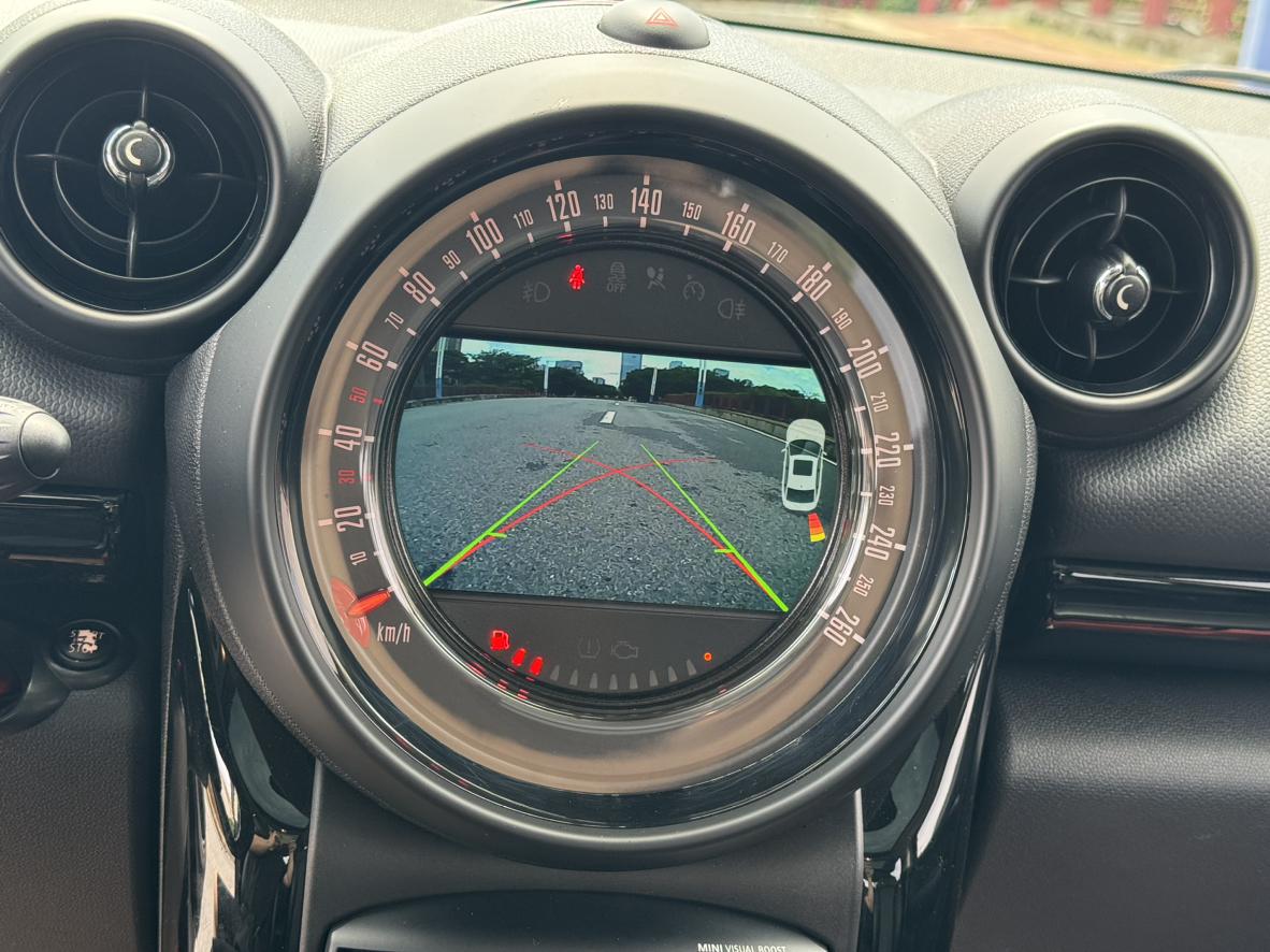 Mini Countryman 2015 thumb 10