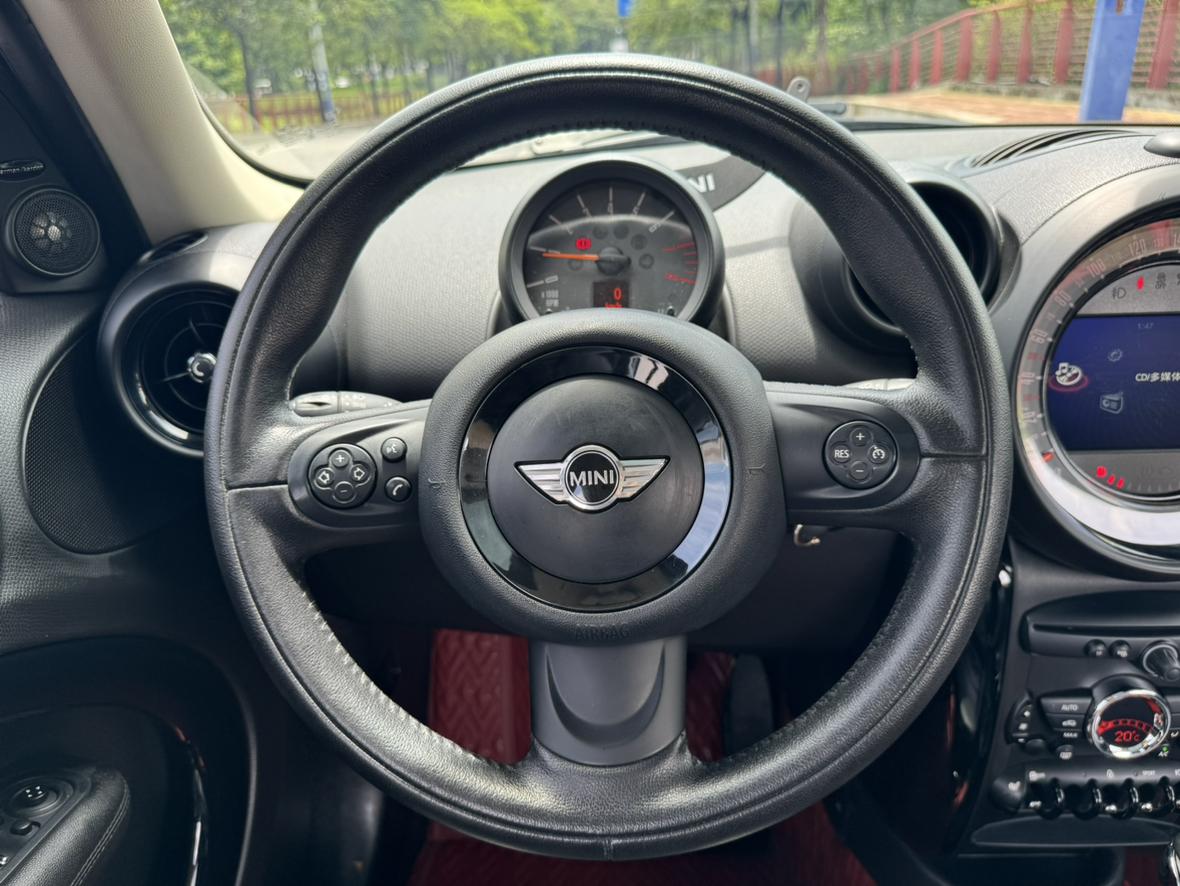 Mini Countryman 2015 thumb 11
