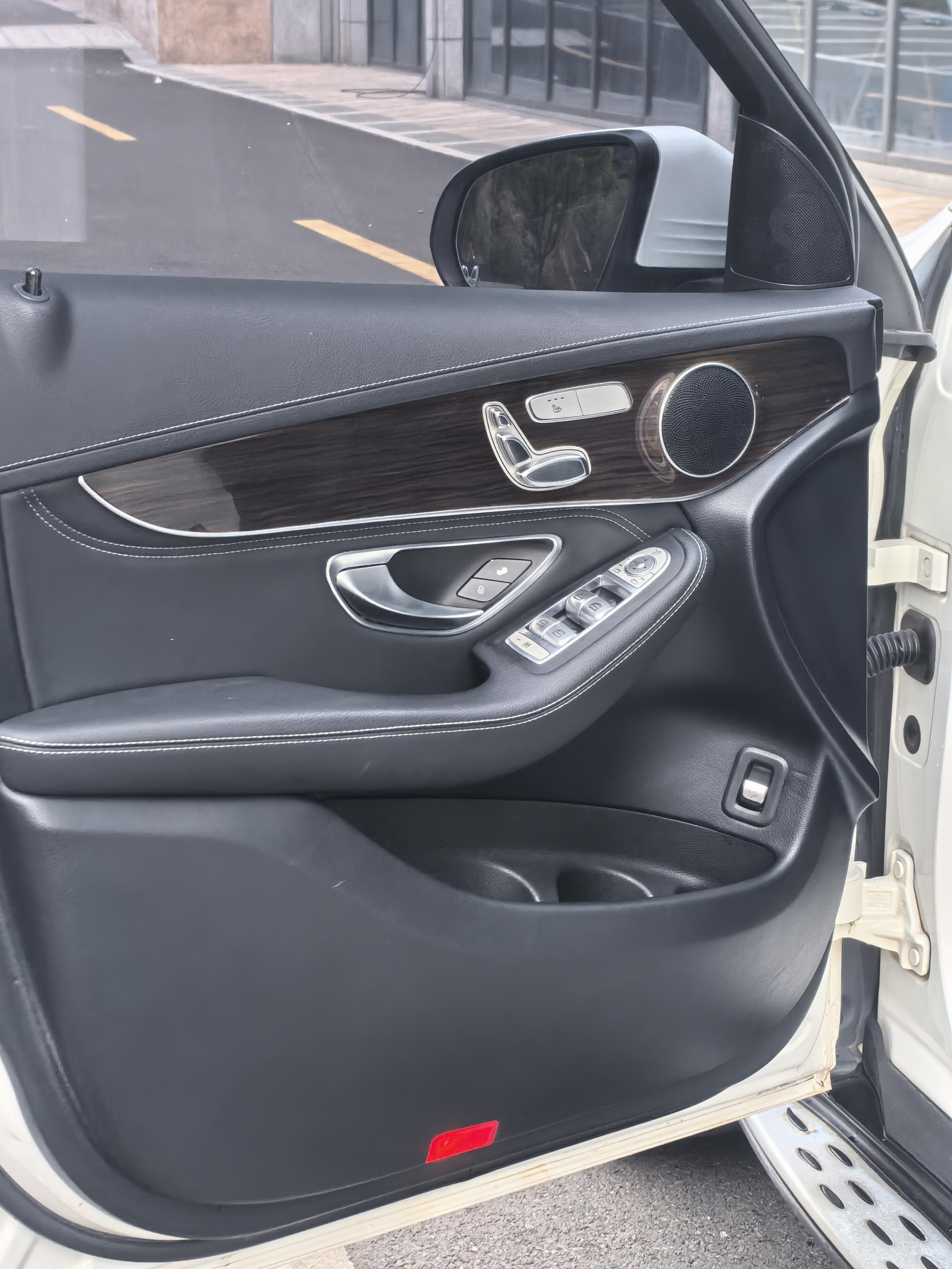 Mercedes-Benz GLC 2016 thumb 5