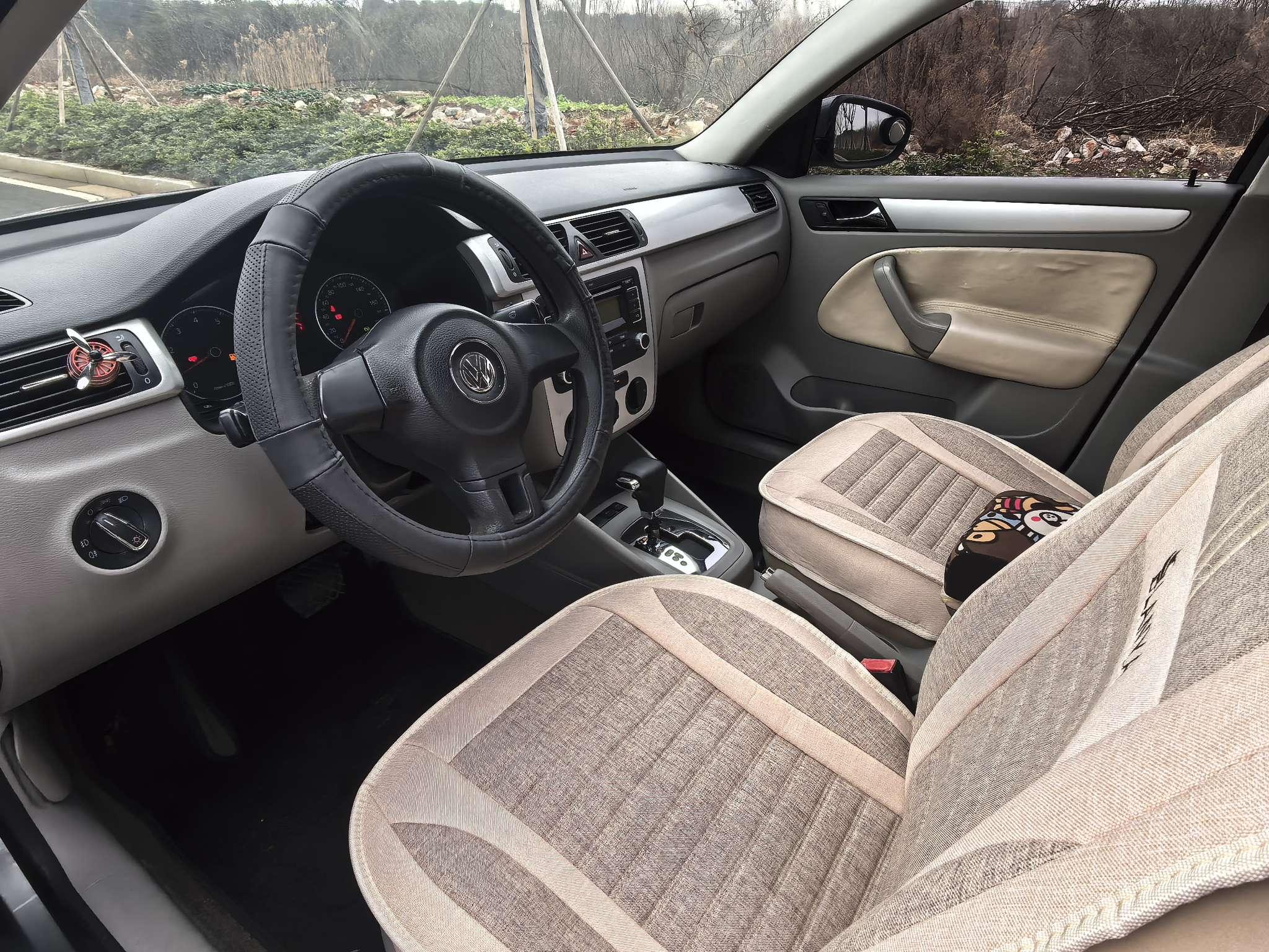 Volkswagen Bora 2011 thumb 6