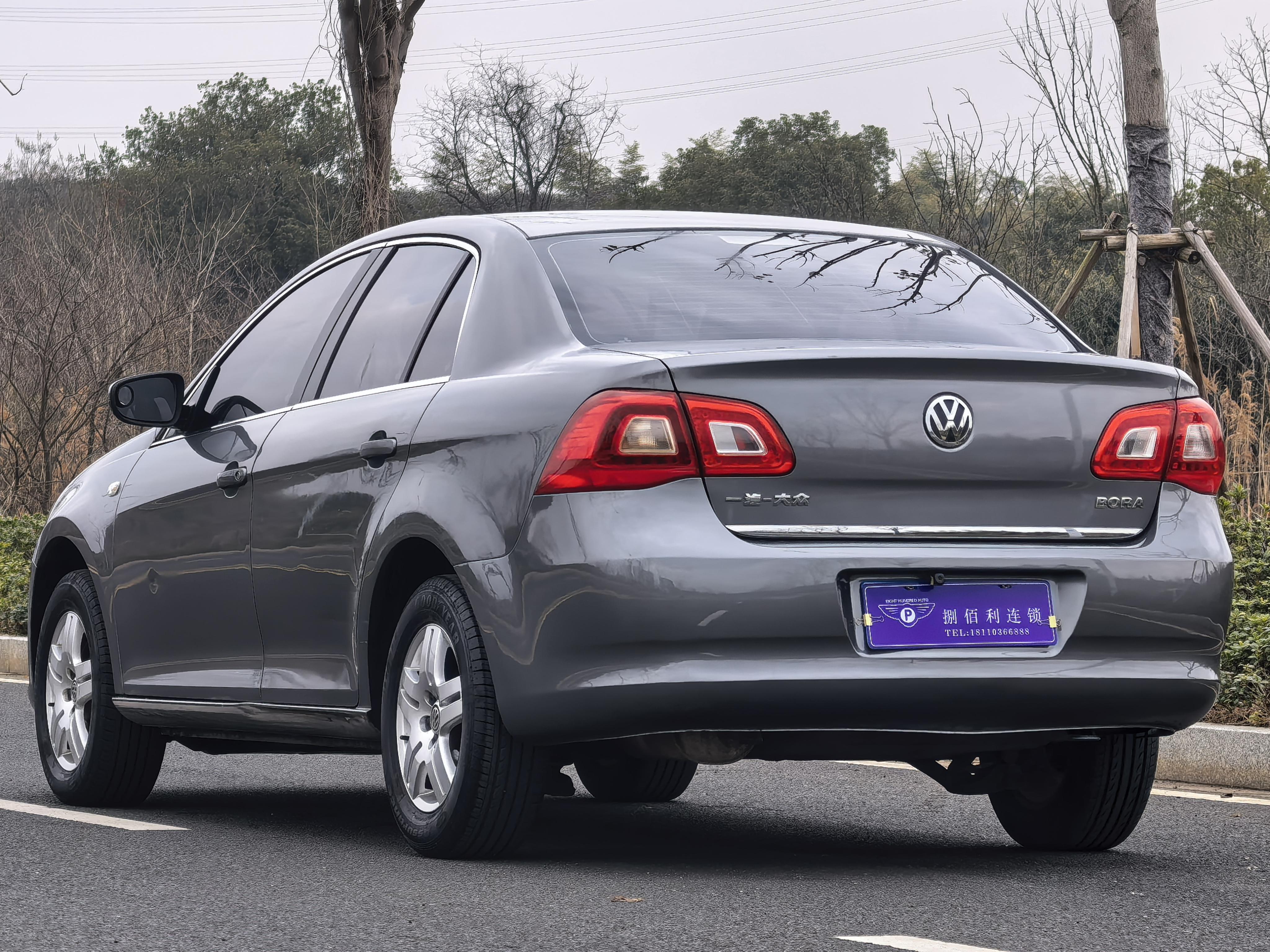 Volkswagen Bora 2011 thumb 11