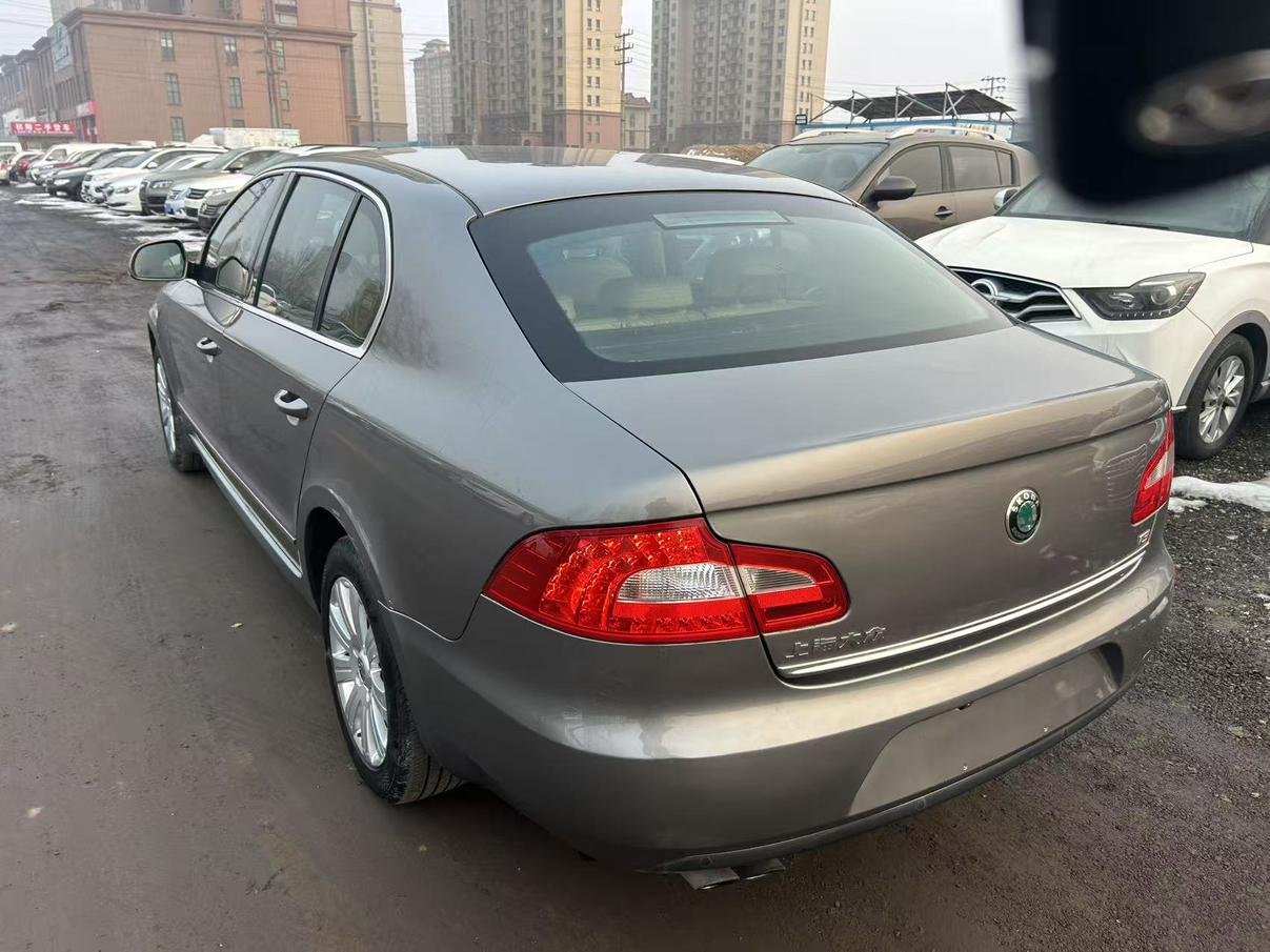 Skoda Octavia 2013 thumb 2