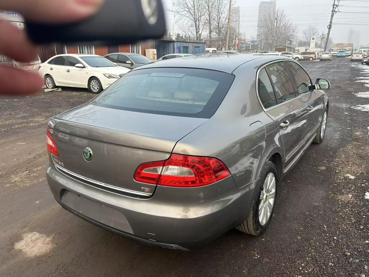 Skoda Octavia 2013 thumb 4
