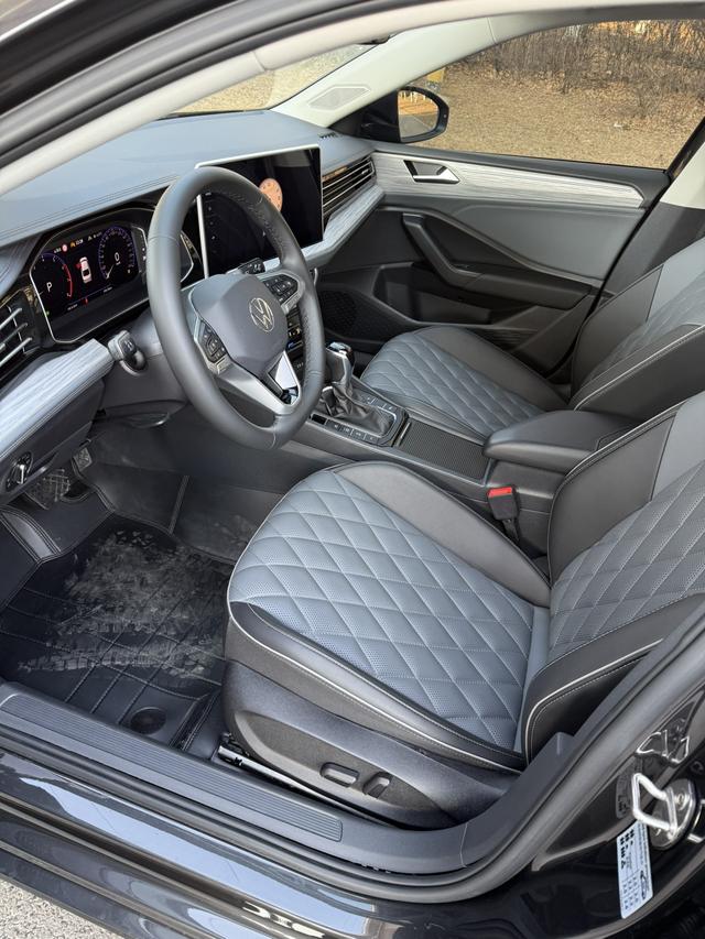 Volkswagen Sagitar 2023 thumb 7
