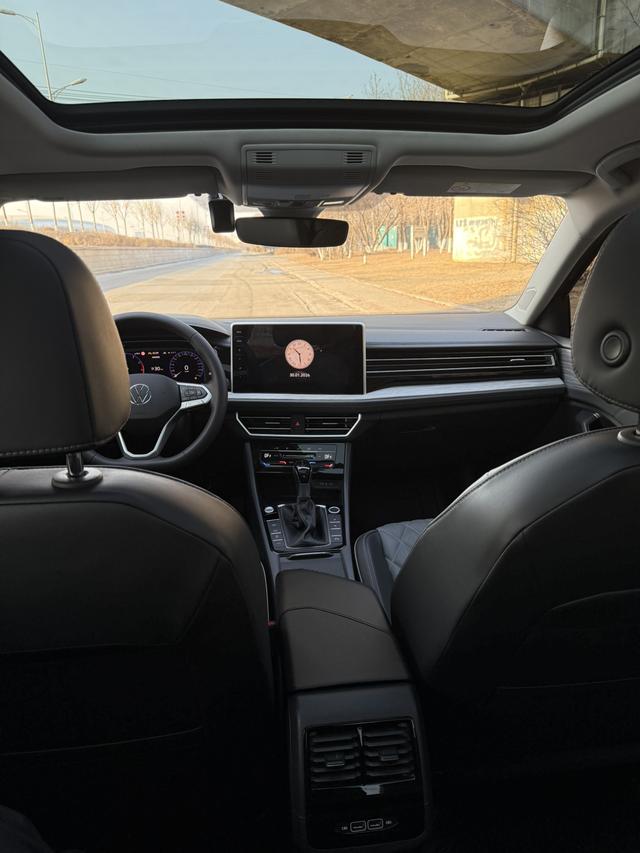 Volkswagen Sagitar 2023 thumb 11