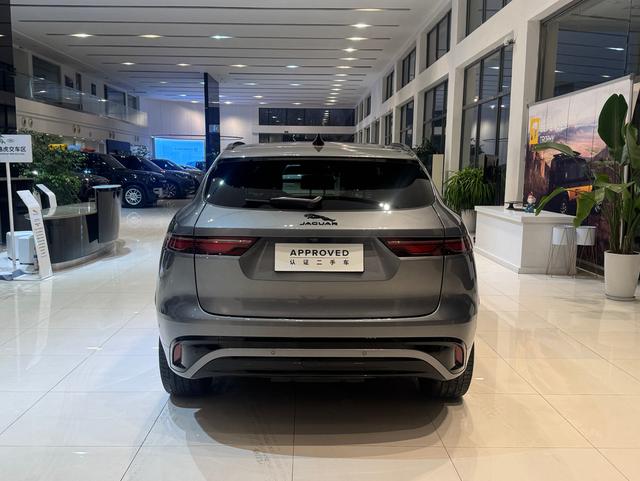 Jaguar F-Pace 2025 thumb 2
