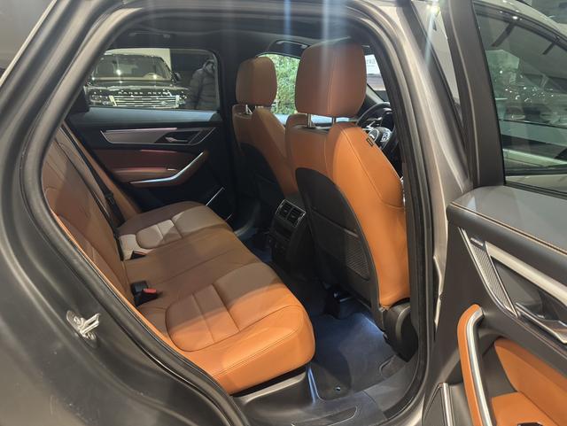 Jaguar F-Pace 2025 thumb 6