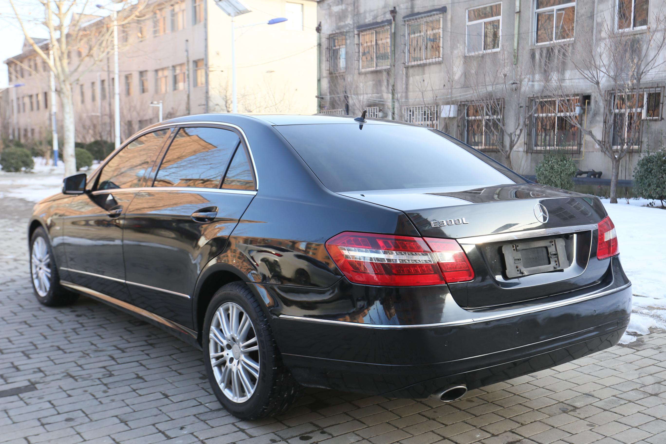 Mercedes-Benz E-Class 2012 thumb 2