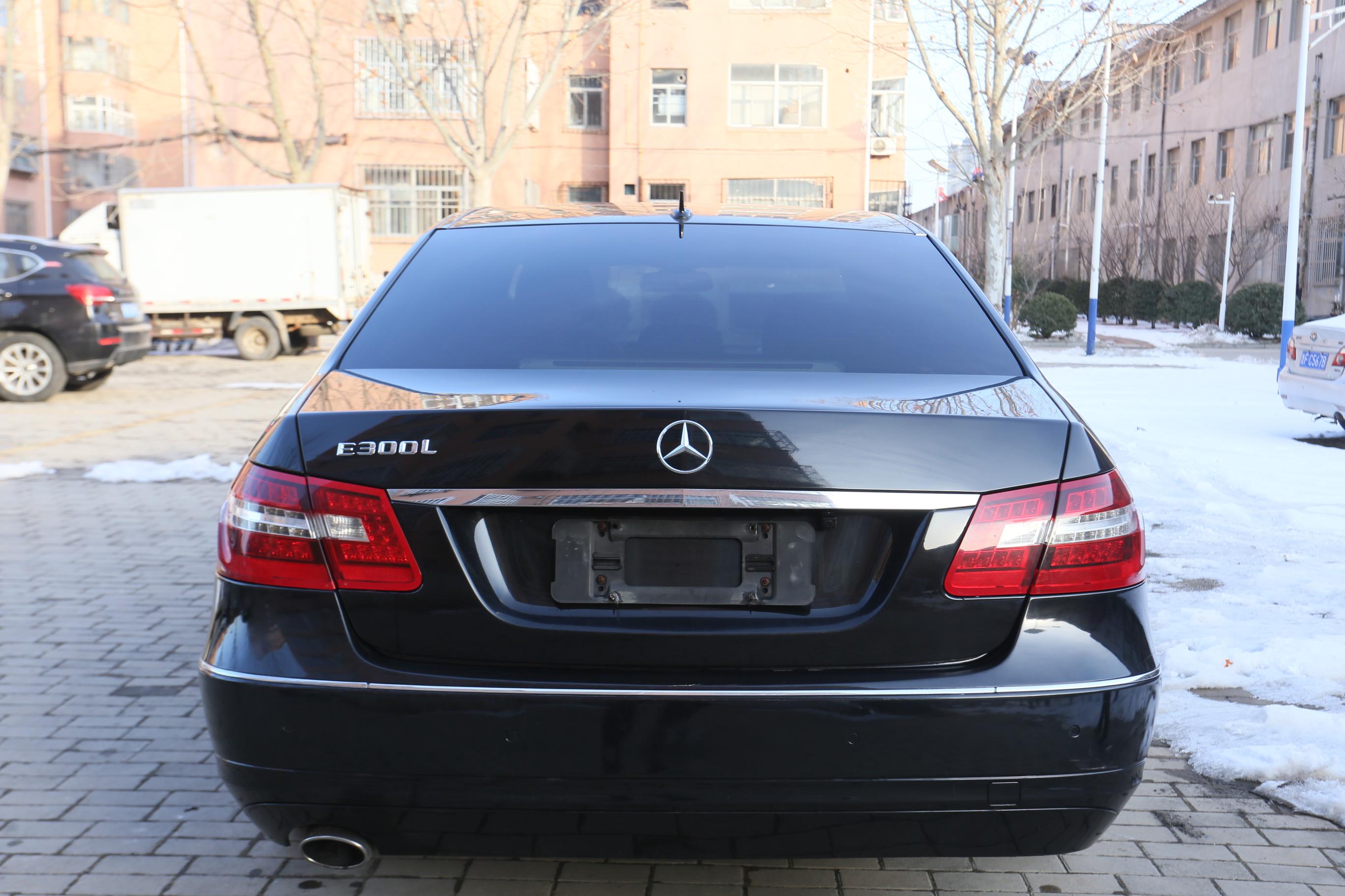 Mercedes-Benz E-Class 2012 thumb 3