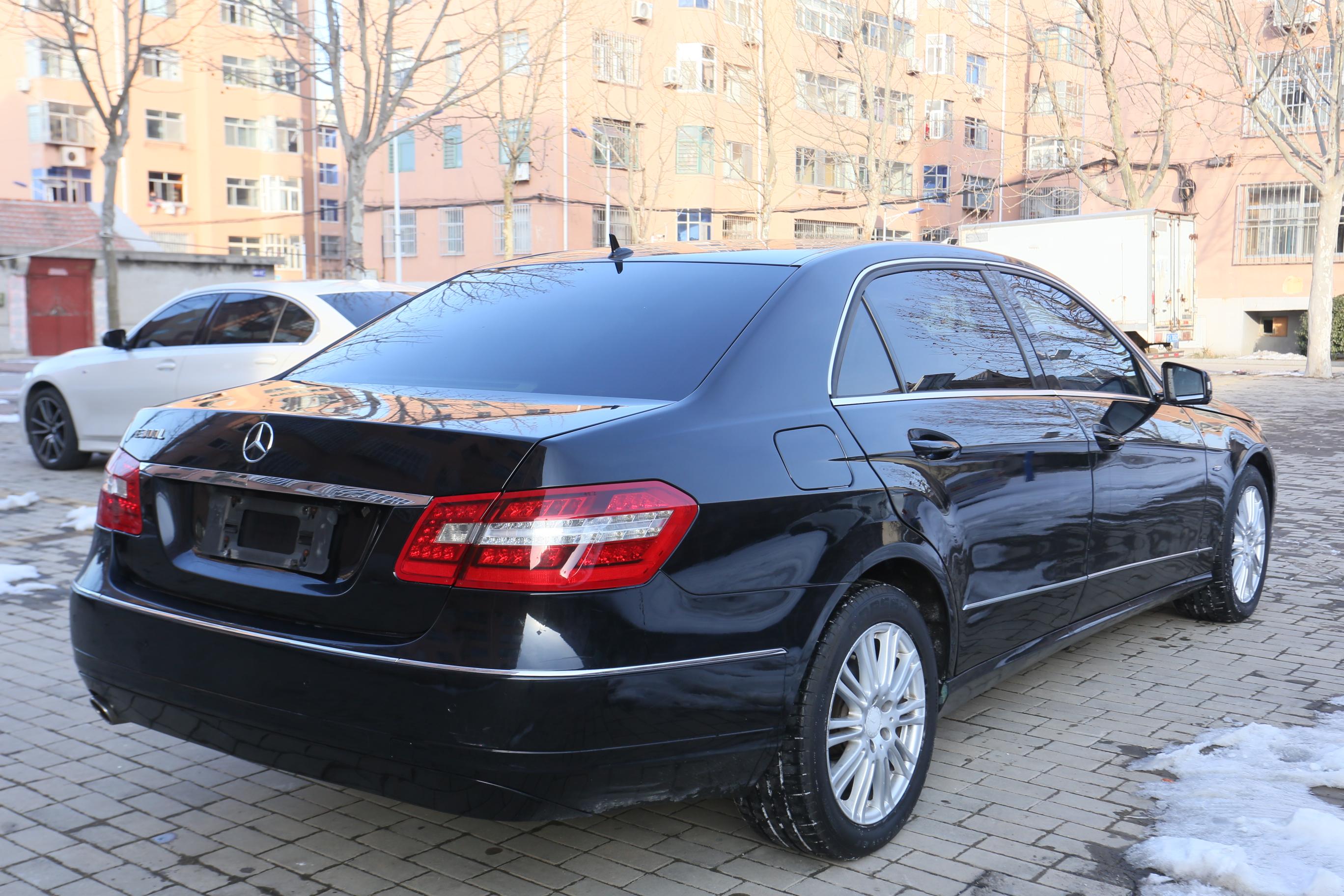 Mercedes-Benz E-Class 2012 thumb 4