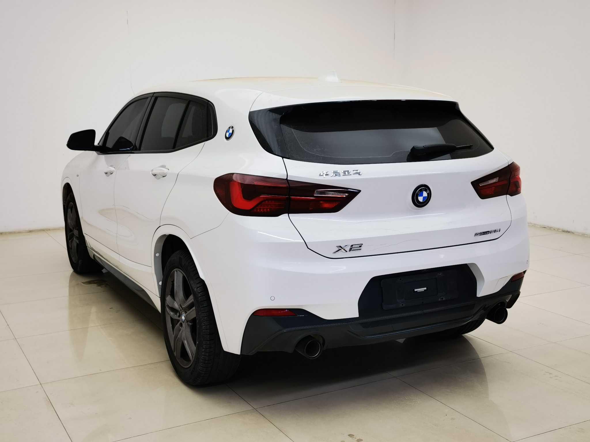 BMW X2 2023 thumb 2