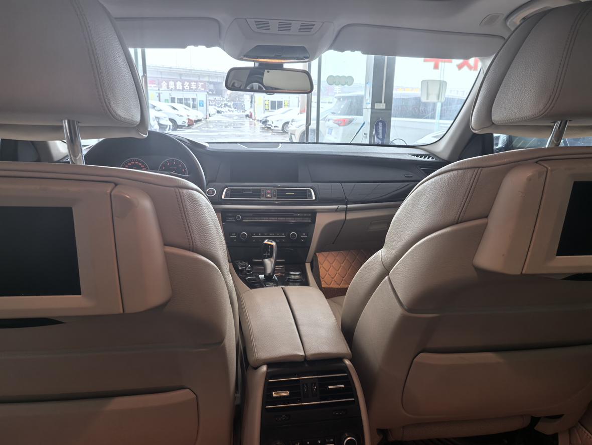 BMW 7 серии 2012 thumb 9
