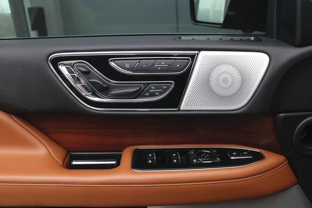Lincoln Nautilus 2020 thumb 8