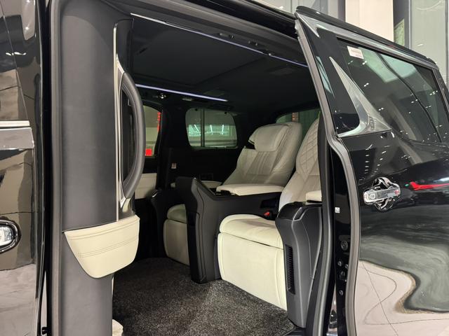Lexus LM 2020 thumb 3