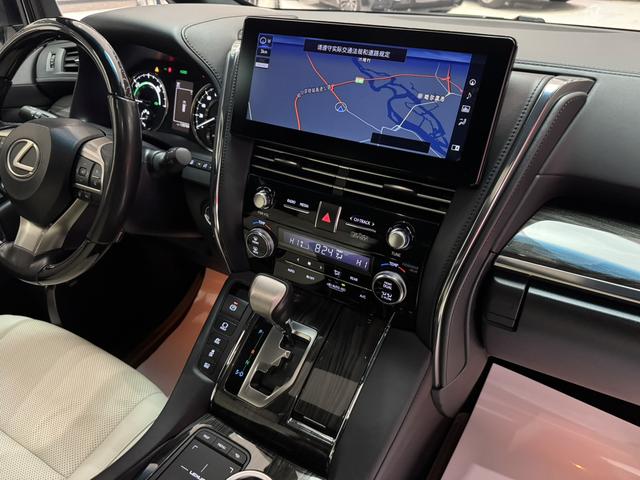 Lexus LM 2020 thumb 11