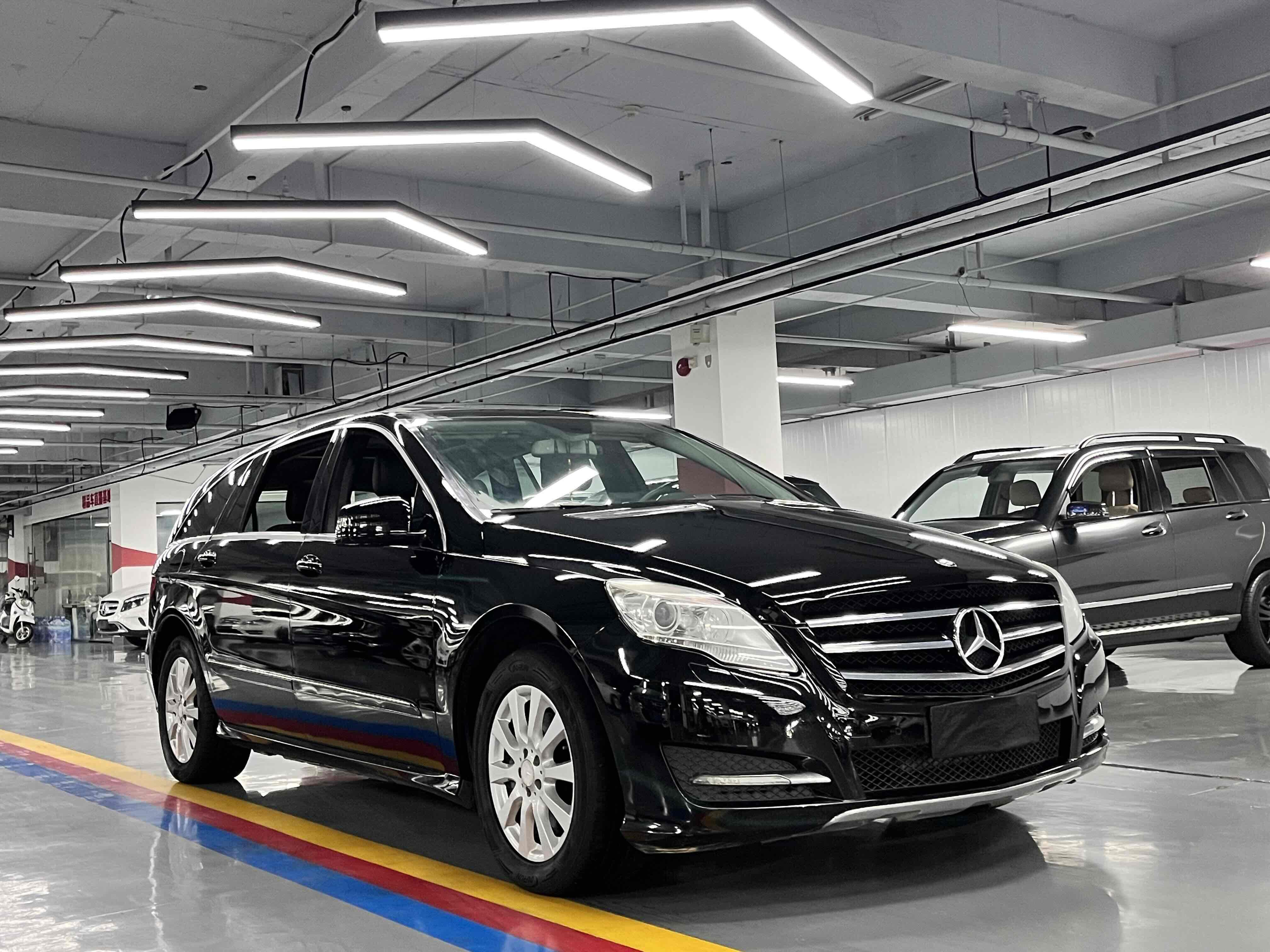 Mercedes-Benz R-Class 2016 thumb 10