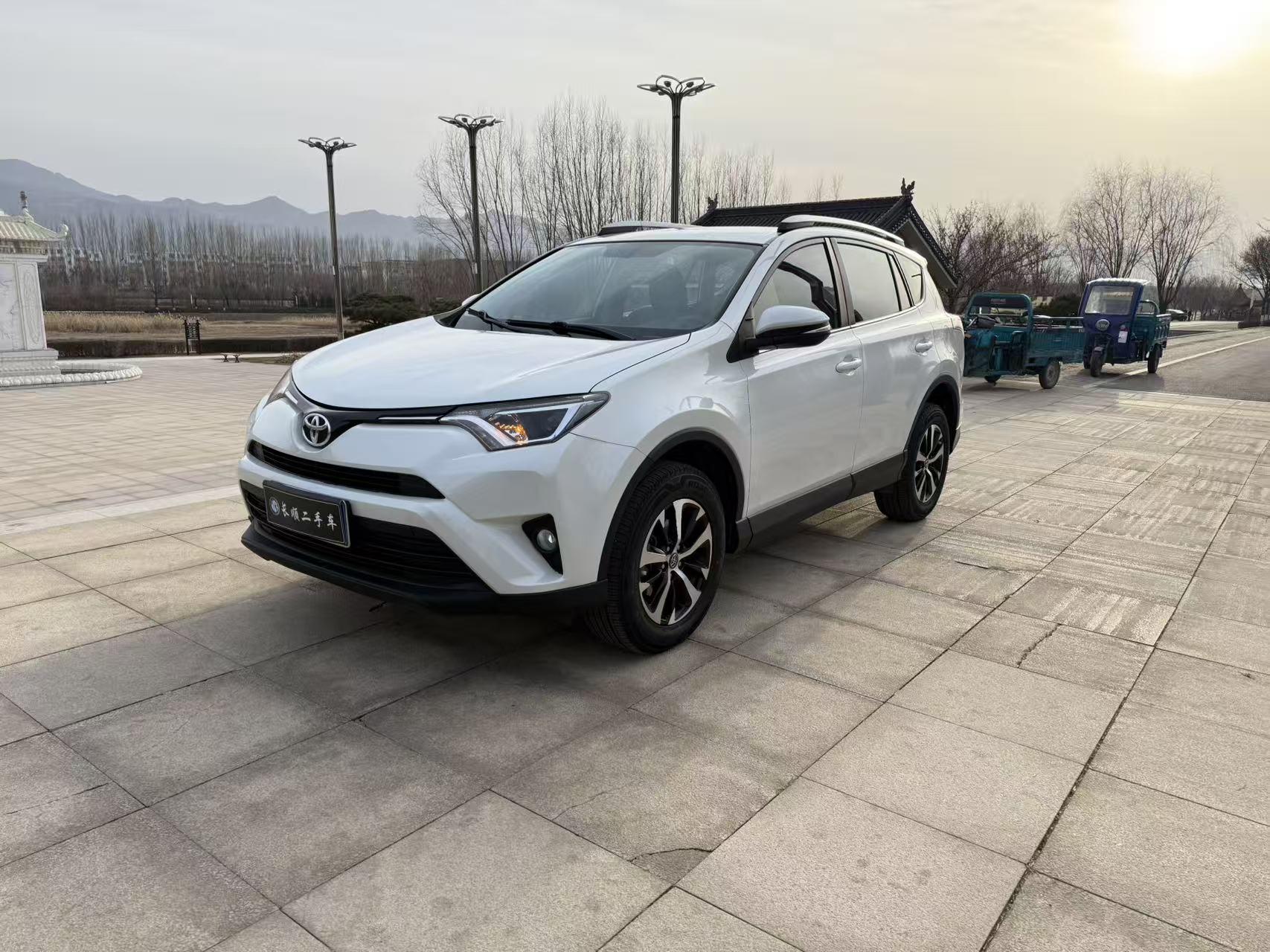 Toyota RAV4 2018 thumb 8