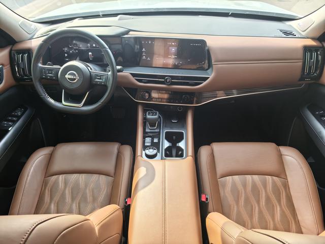 Nissan Pathfinder 2024 thumb 3