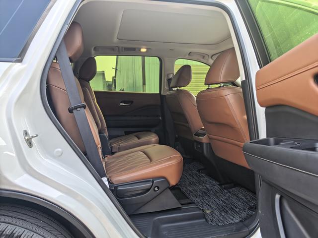 Nissan Pathfinder 2024 thumb 4