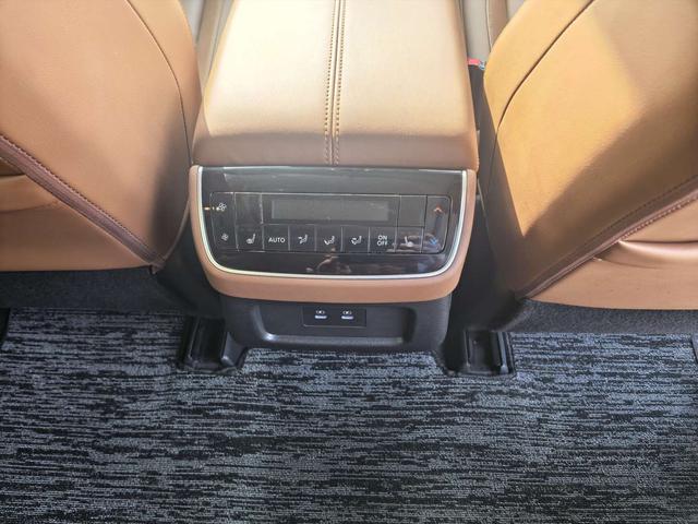 Nissan Pathfinder 2024 thumb 5