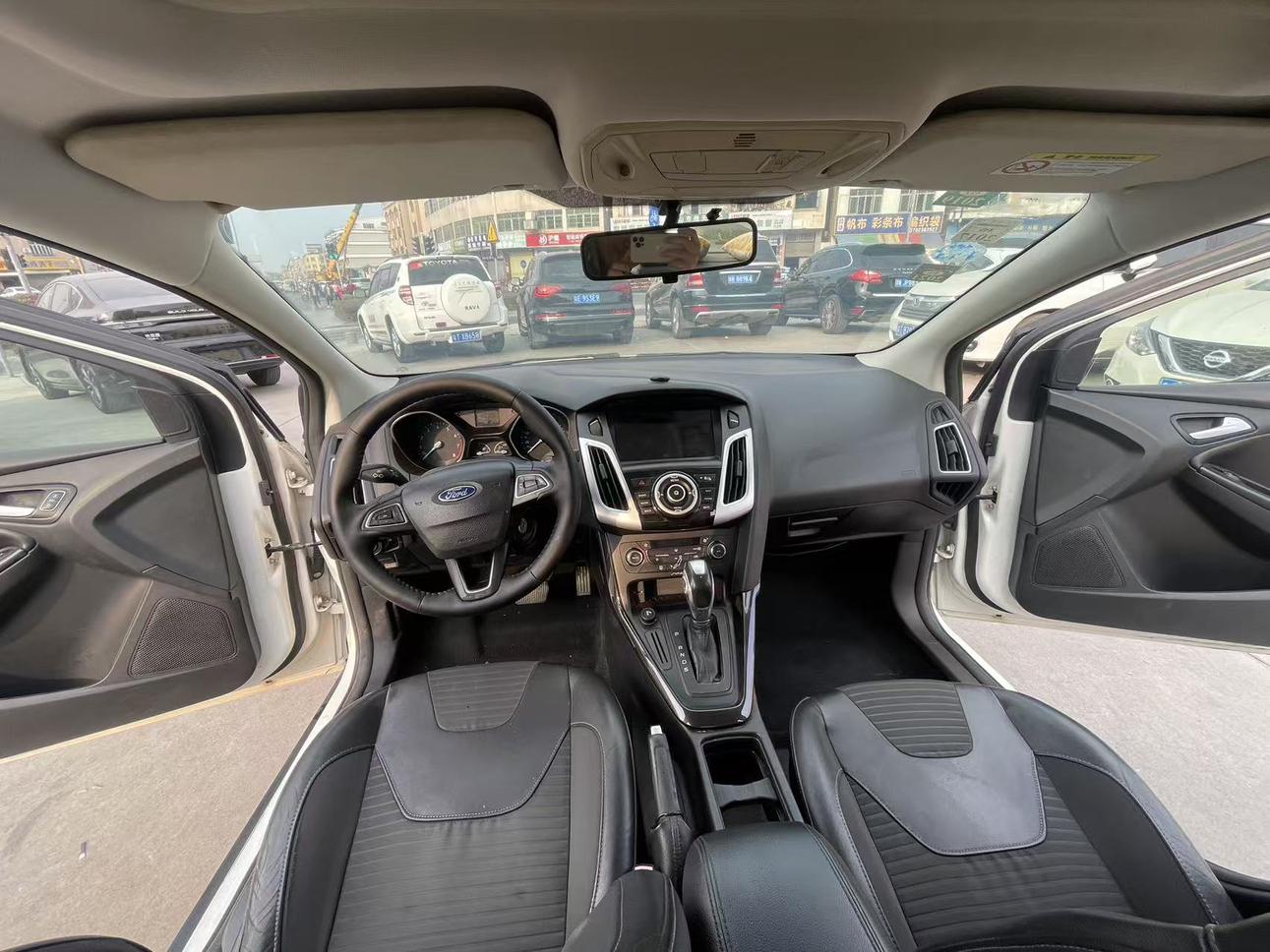 Ford Focus ST 2015 thumb 3