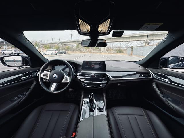 BMW 5 серии 2020 thumb 10
