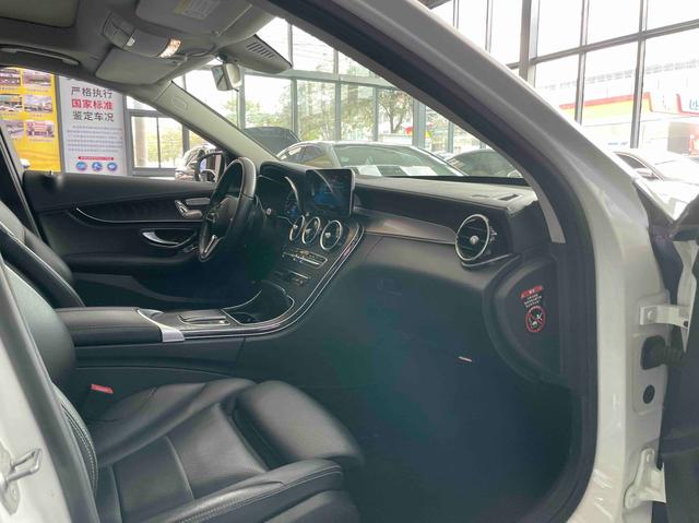 Mercedes-Benz C-Class 2019 thumb 7