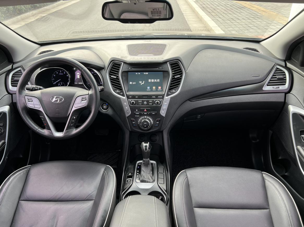Hyundai Santa Fe 2017 thumb 11