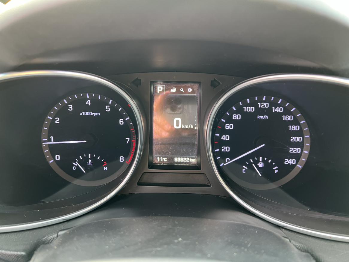 Hyundai Santa Fe 2017 thumb 12