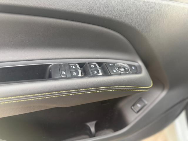 Ford PHEV 2025 thumb 5