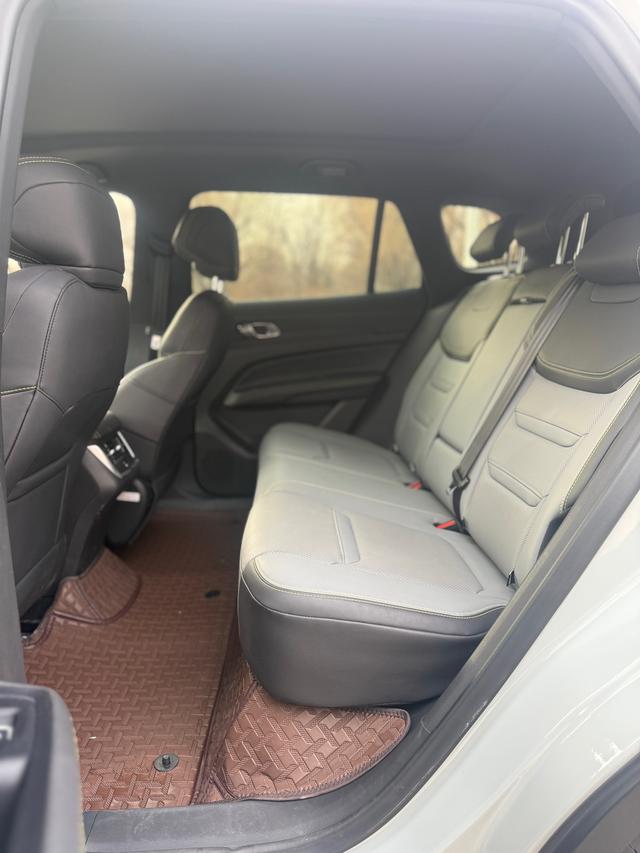 Ford PHEV 2025 thumb 8