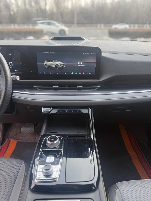 Ford PHEV 2025 thumb 10