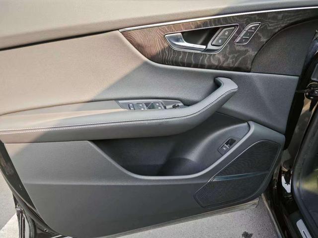 Audi Q8 2024 thumb 9