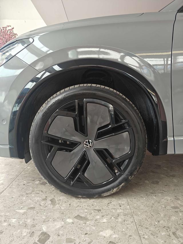 Volkswagen Tiguan 2024 thumb 4