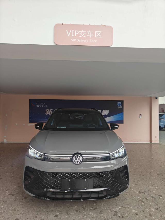 Volkswagen Tiguan 2024 thumb 5