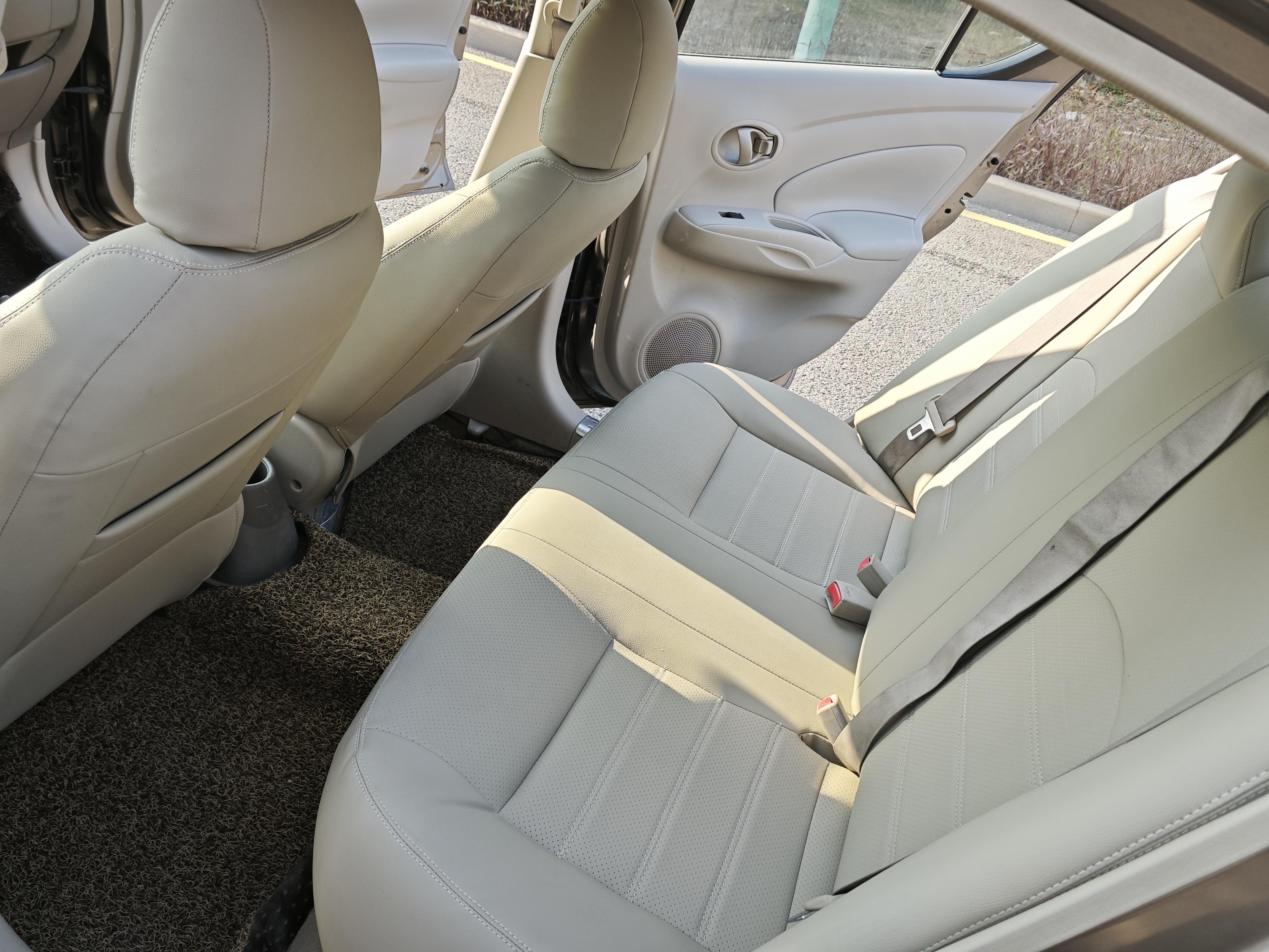Nissan Sunny 2014 thumb 7