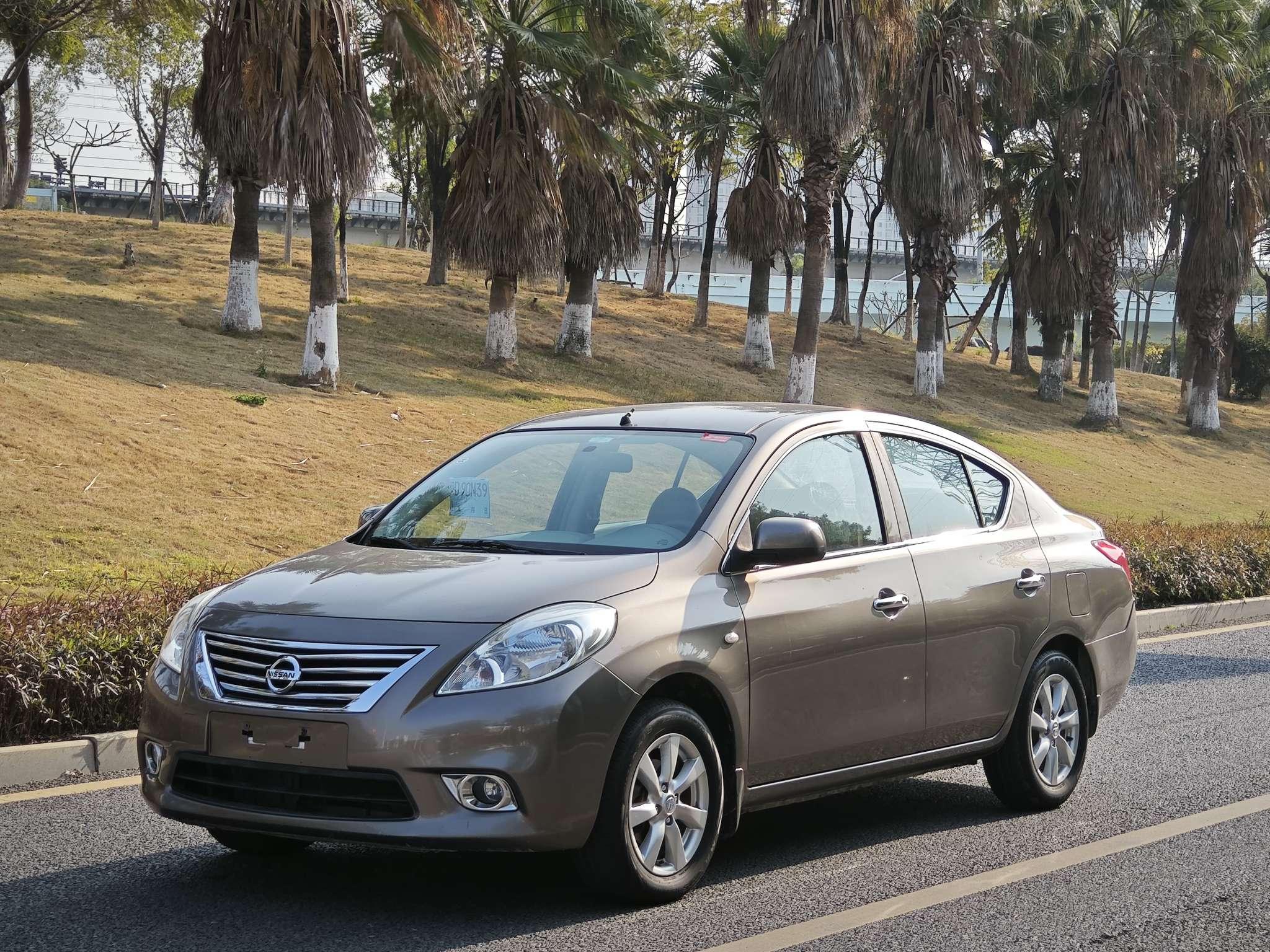 Nissan Sunny 2014 thumb 8