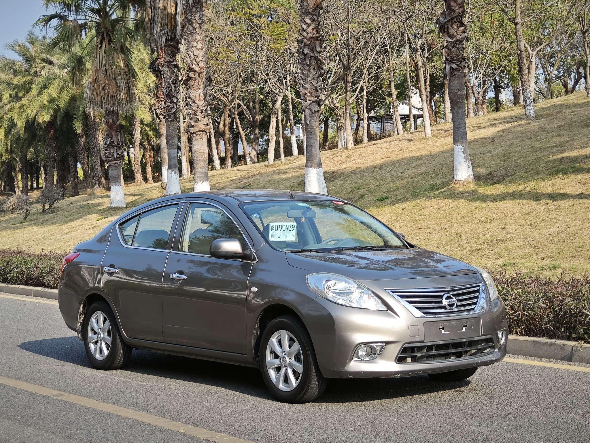 Nissan Sunny 2014 thumb 10