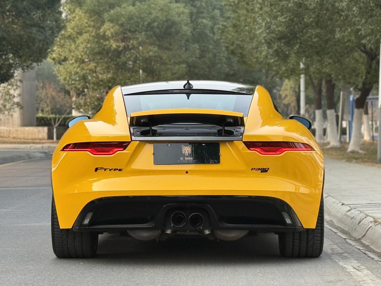 Jaguar F-Type 2020 thumb 2