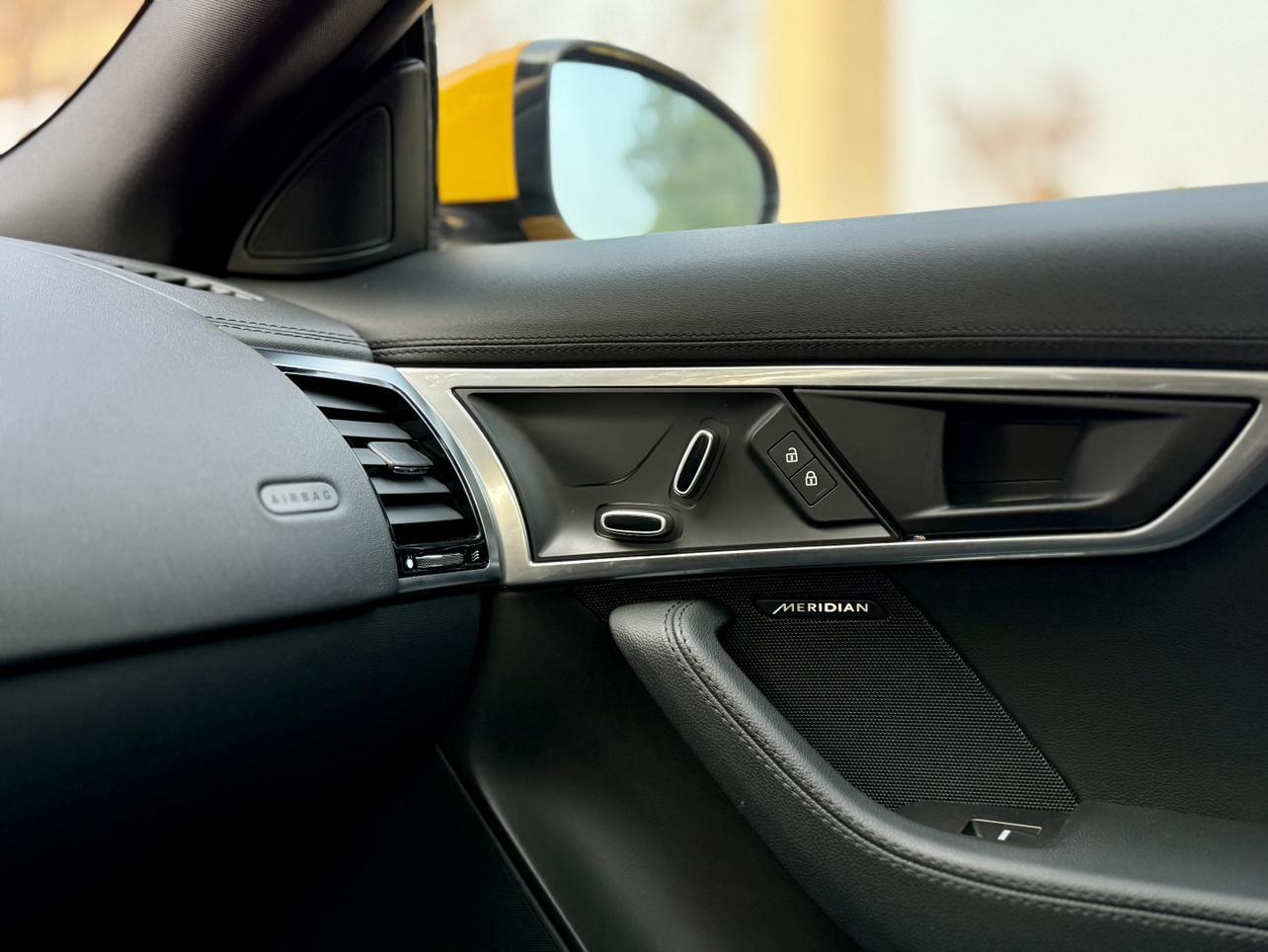 Jaguar F-Type 2020 thumb 6