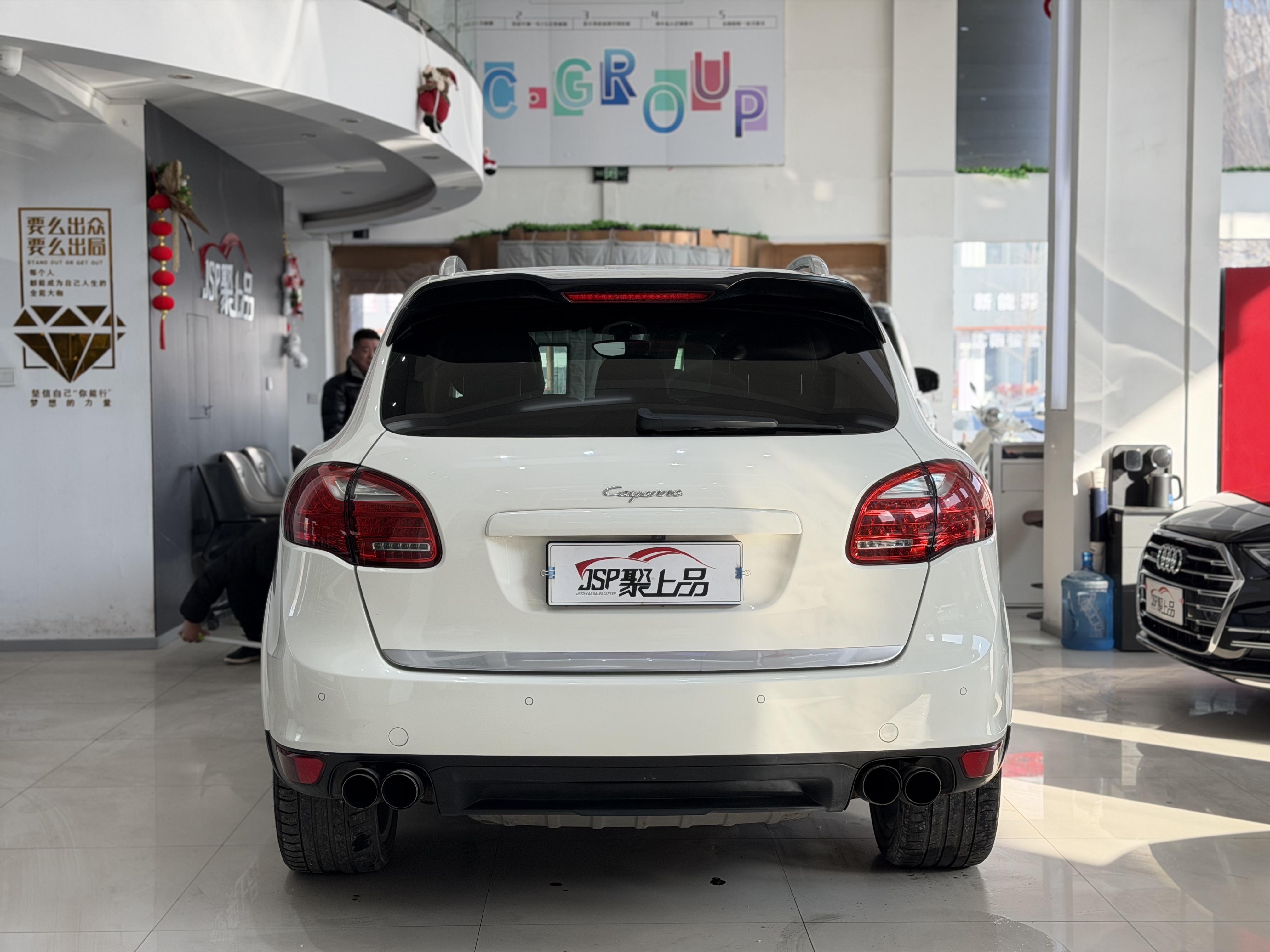 Porsche Cayenne 2012 thumb 3