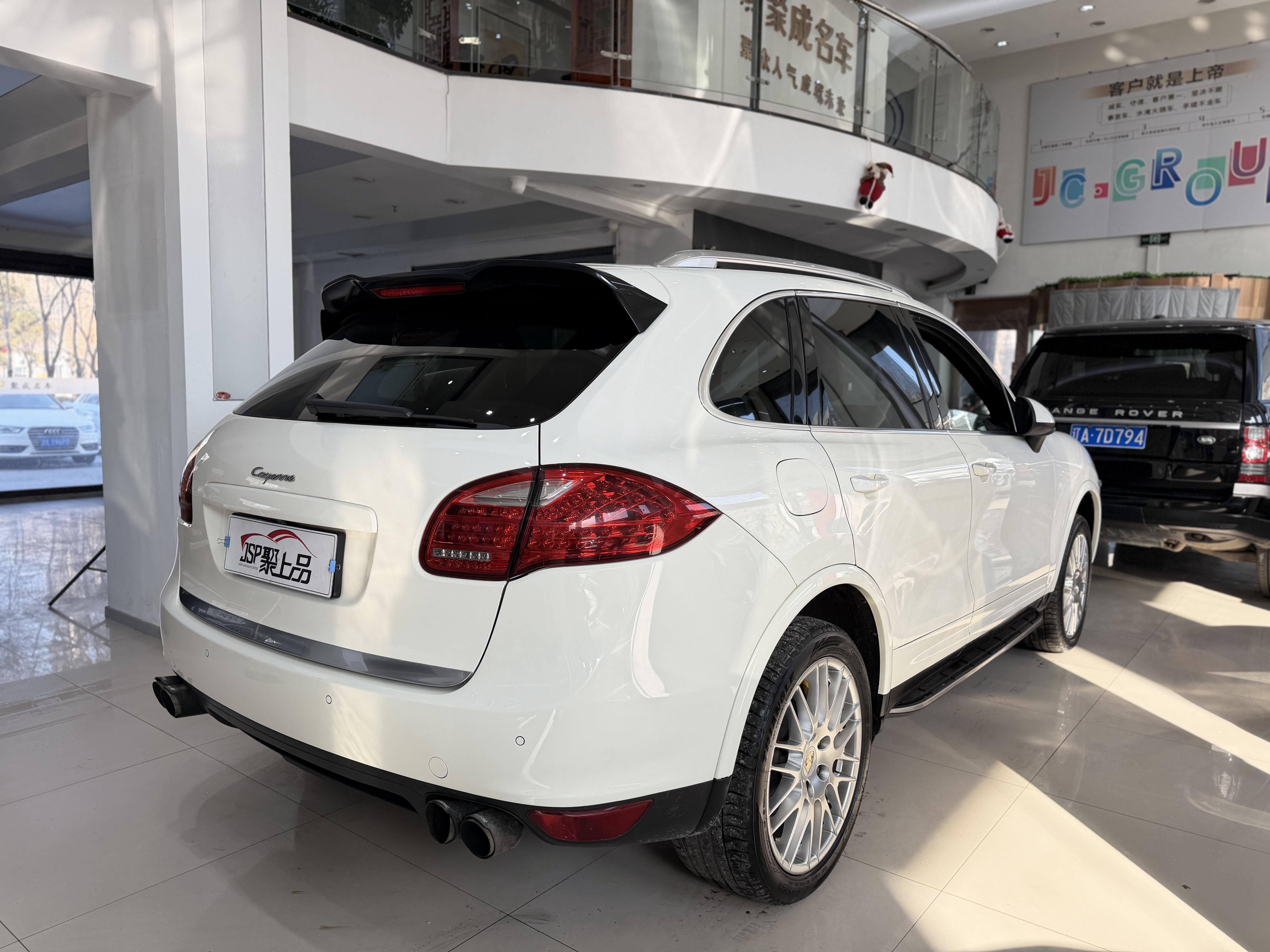 Porsche Cayenne 2012 thumb 4